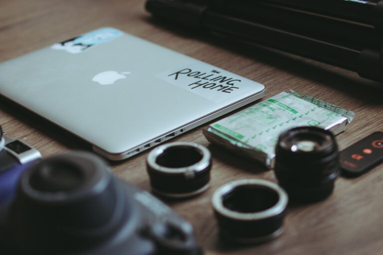 Five Innovative Travel Gadgets That Will Change Your Journey